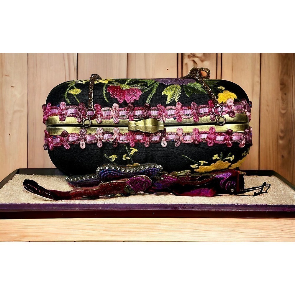 Y2K Mary Frances #08-006 “Mariposa” Shoulder Bag - Picture 5 of 13